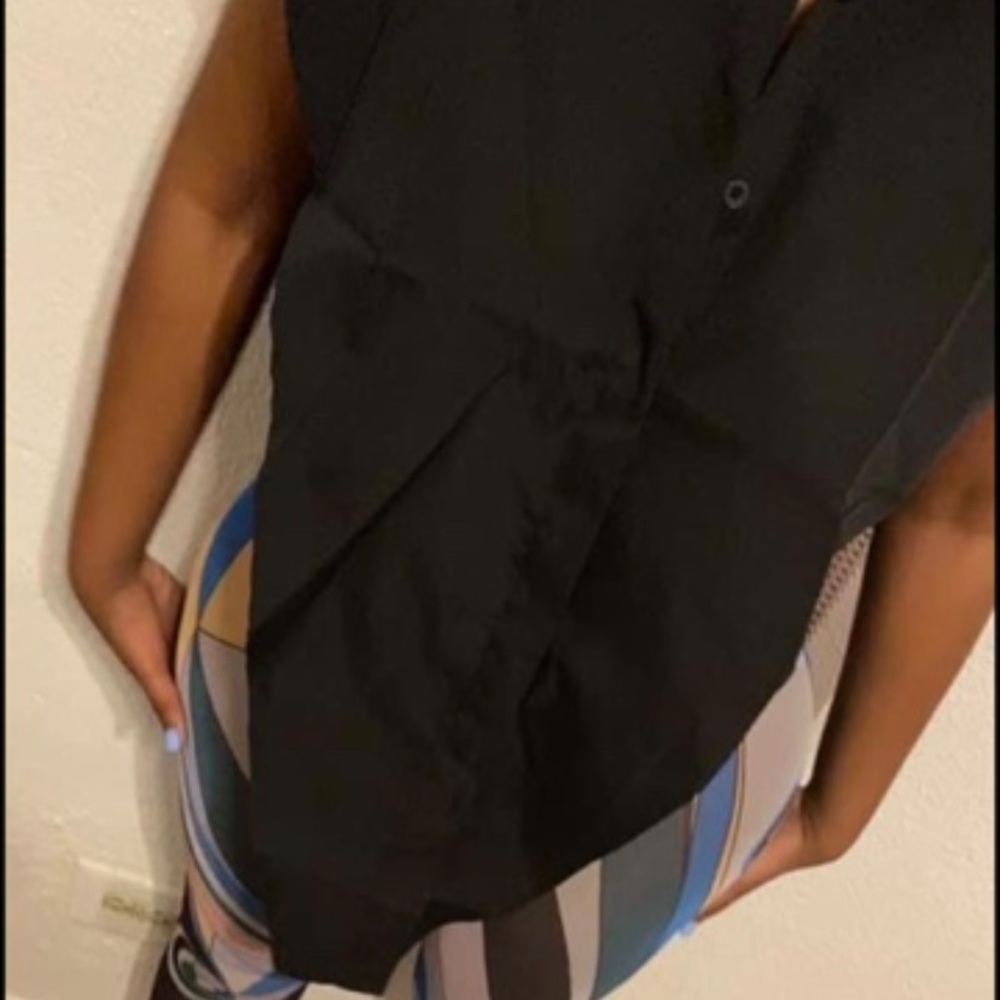 Sleeveless shirt